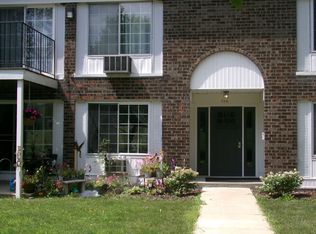 704 S Kiwanis Dr UNIT 4, Freeport, IL 61032