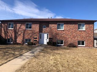 808 W 1st St APT 3, Grand Island, NE 68801