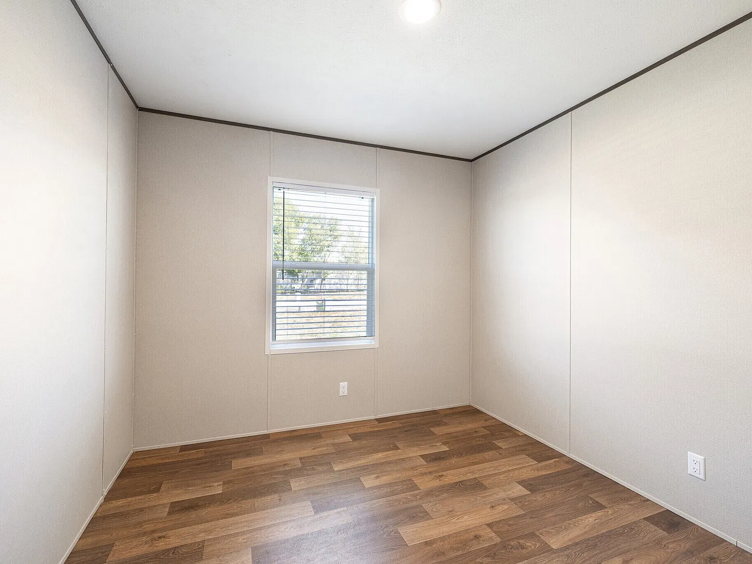 3 bed, 1344 sqft, $1,950 — Photo 4