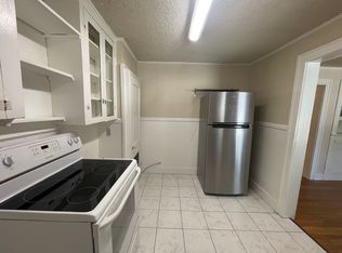 Charming 2/1 Downstairs Apartment Unit W/ Amazing Character! Real Hardwood Floors Throughout//Min..., Fort Worth, TX 76107
