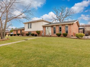 3513 Dale Dr, Crete, IL 60417