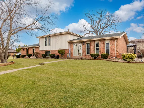 3513 Dale Dr, Crete, IL 60417
