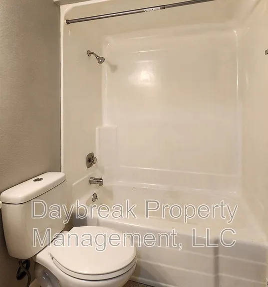 713 30th St N #4 — Photo 7