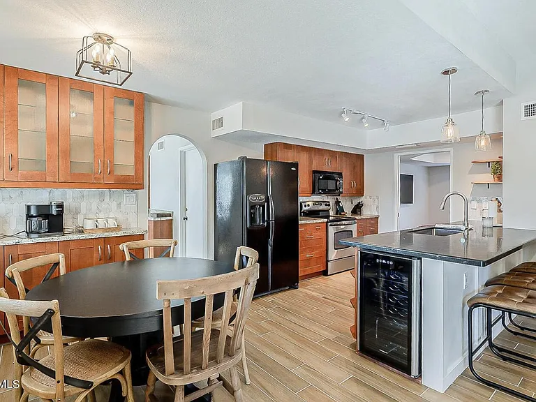 6601 E Thunderbird Rd — Photo 9