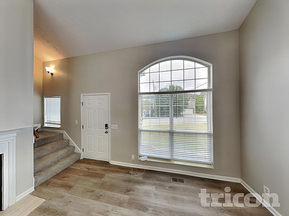 2nd image of 716 Hallcrest Ct