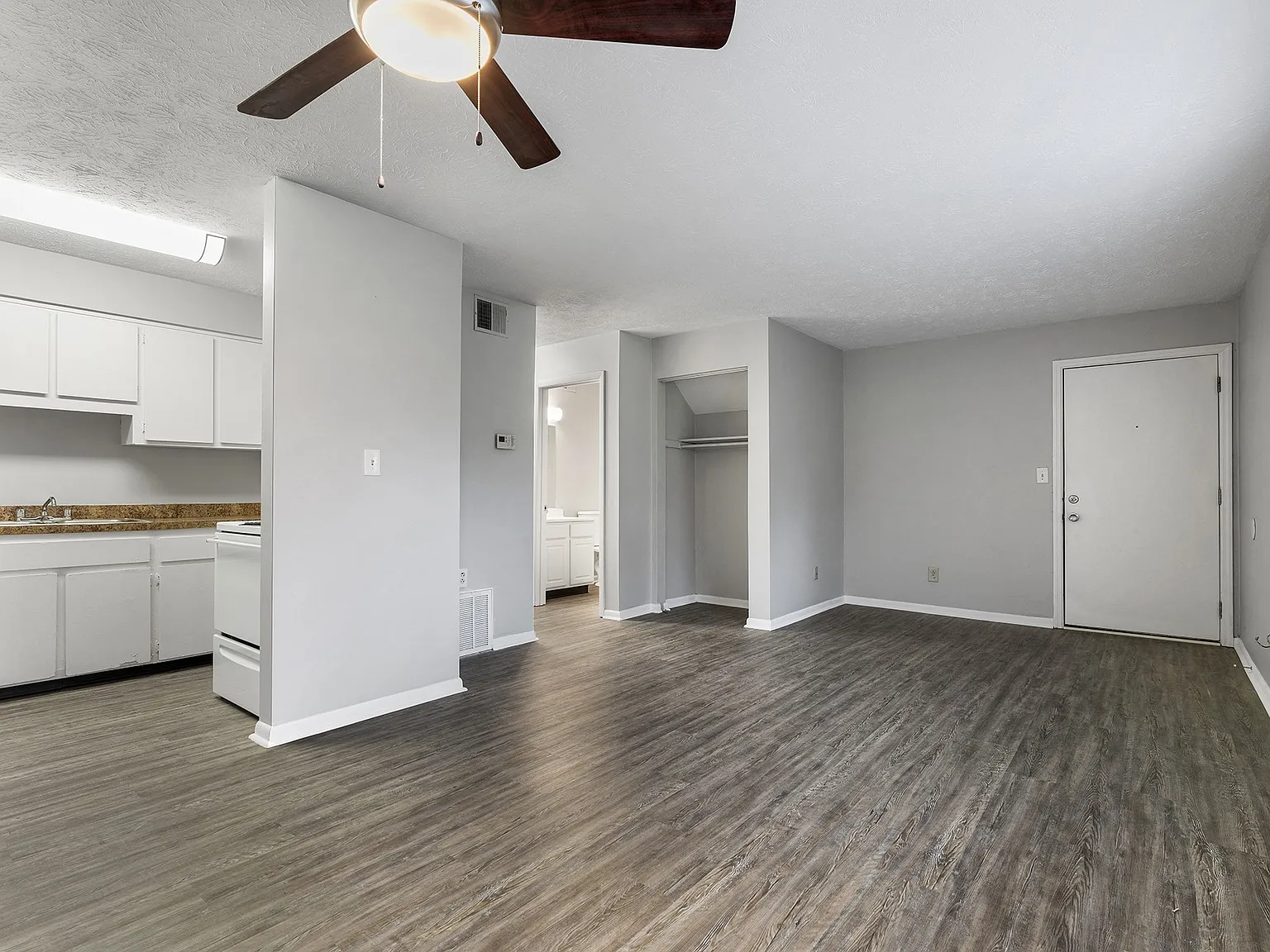 Riverview Apartments — Photo 2