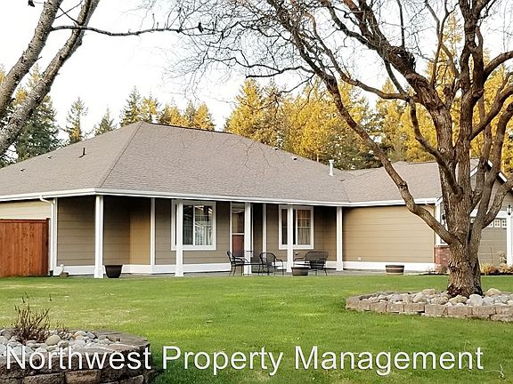 2nd image of 6702 Oakbrook Ct SE