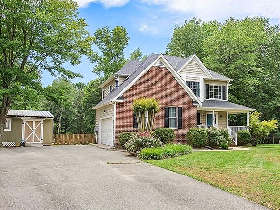 2nd image of 724 McCauliff Dr
