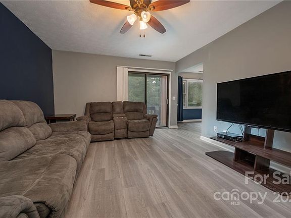 4th image of 1767 Haywood Manor Rd APT C
