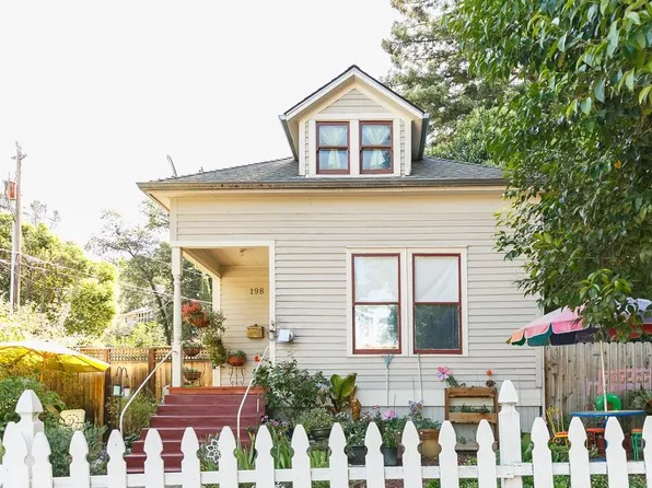 198 Pine St, Auburn, CA 95603