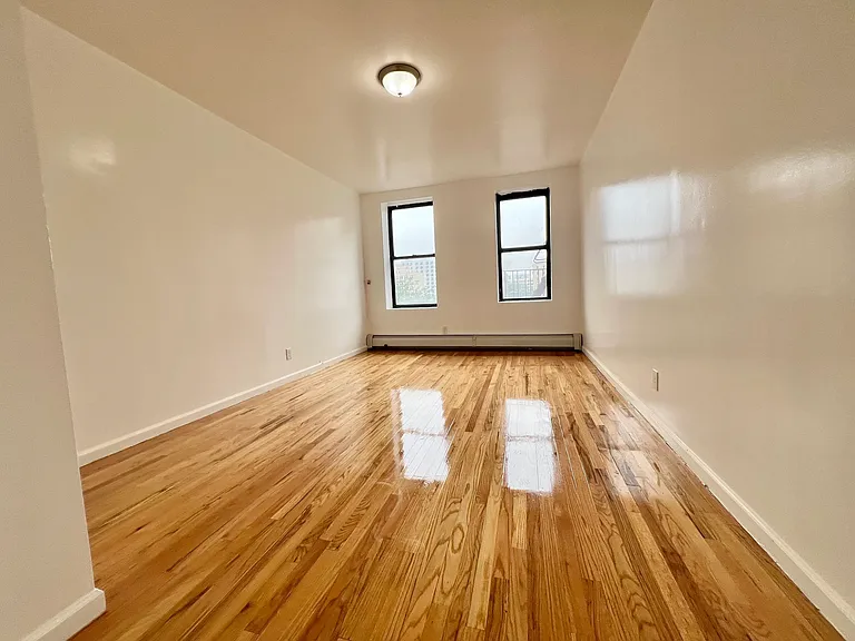 2265 Grand Ave #1B — Photo 2