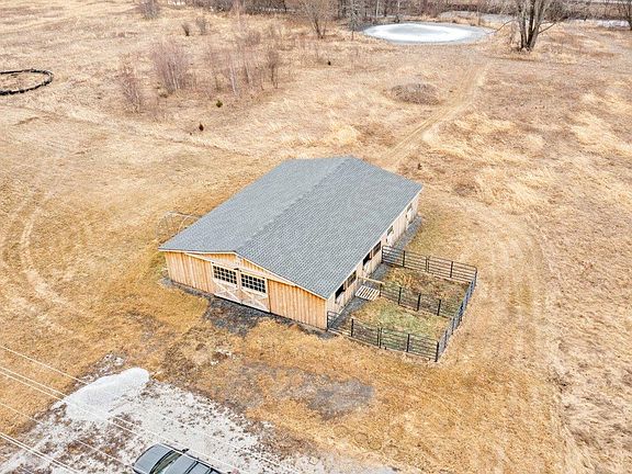 4th image of 95 Center Bay Road