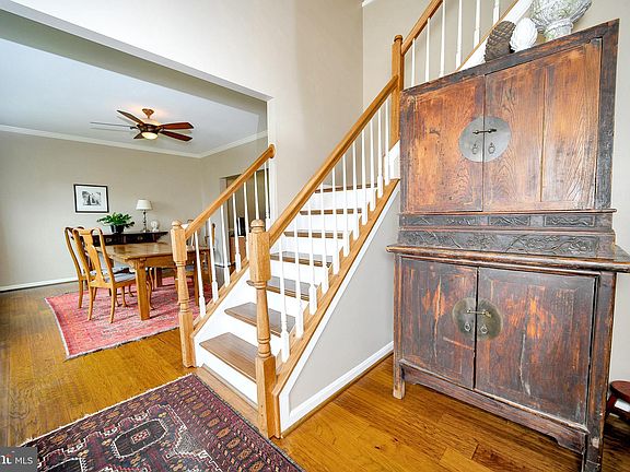 3rd image of 42 Savannah Ct