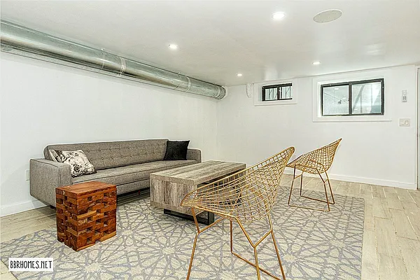 Rented by Compass | media 20