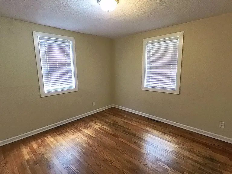 9217 Oak St — Photo 22