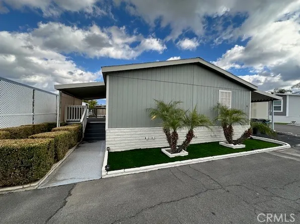 880 N Lake St Space 98, Hemet, CA 92544