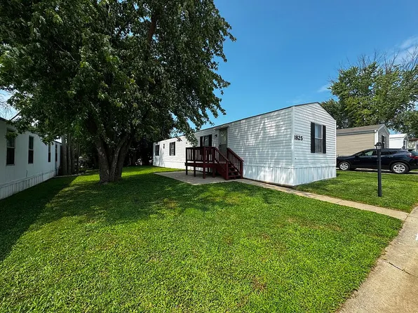 1825 Santa Paula St, Saint Charles, MO 63303