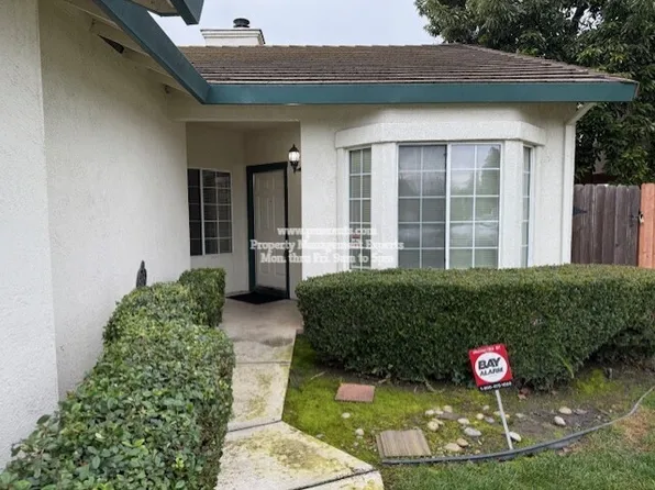 9521 Twin Brooks Ln, Stockton, CA 95219