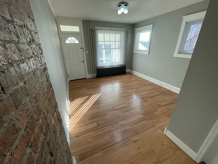 223 Raymond St #1 — Photo 3
