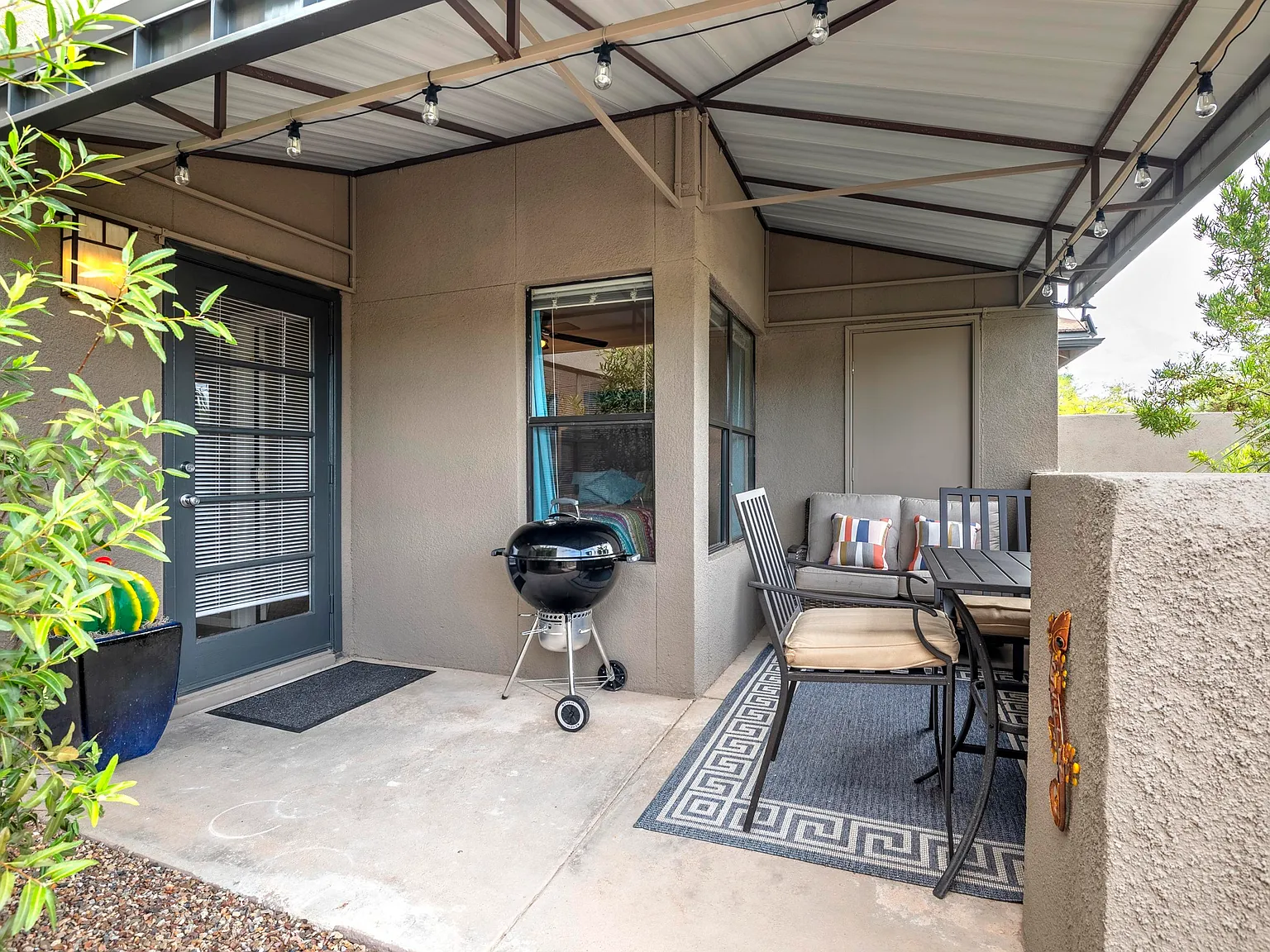 2 bed, 2.0 bath, 947 sqft, $1,800 — Photo 2