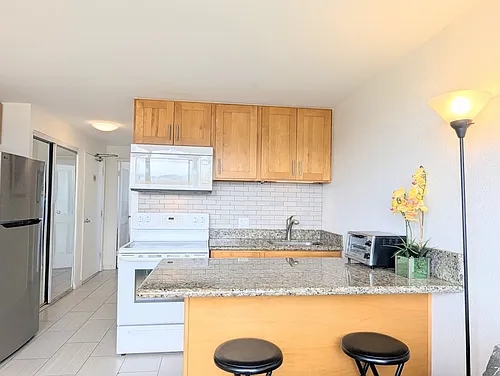 2211 Ala Wai Blvd Photo 1