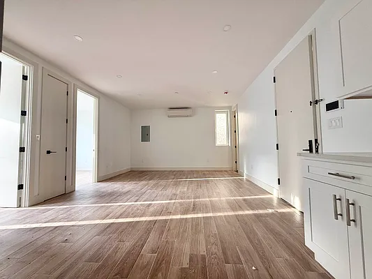 Living room, photo 1