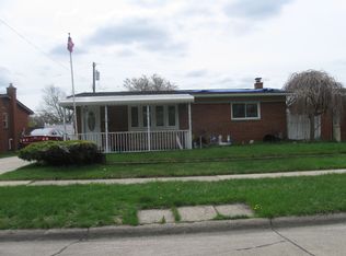25617 Chernick St, Taylor, MI 48180