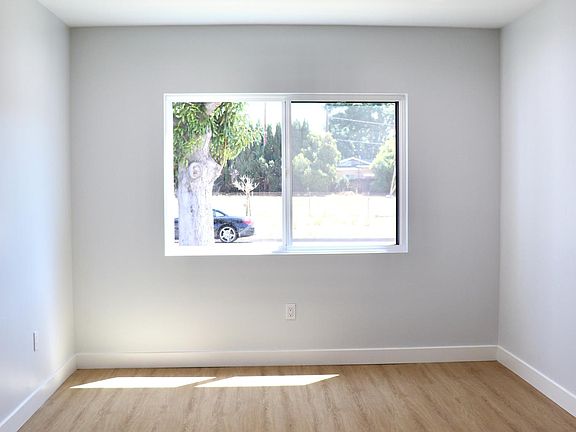 5th image of 1113 N Pass Ave #1113
