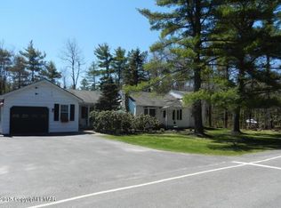 5342 Pocono Crest Rd, Pocono Pines, PA 18350