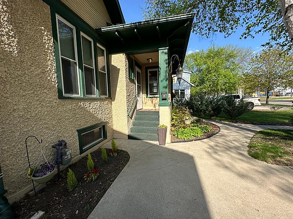 5th image of 806 Ella Ave NW