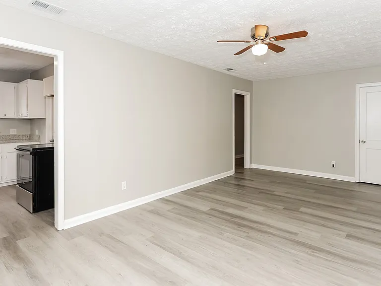1237625_019_living_room_13102963.jpg