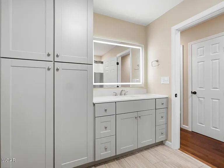 3410 Greens Rd — Photo 9