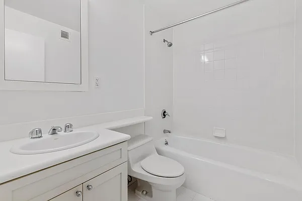 Rented by Byson Real Estate Company | media 18