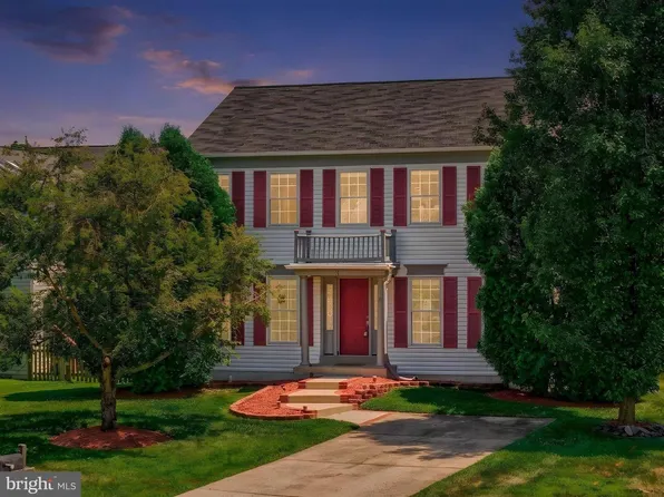 3 Whaley Ct, Sterling, VA 20165