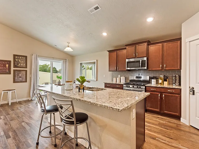 17893 Sunset Ridge Ave — Photo 33