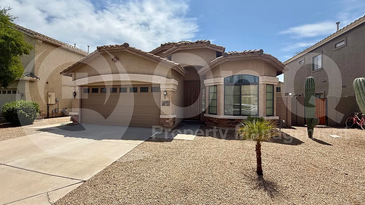 3 bed, 2.0 bath, 1599 sqft, $2,500 — Photo 2