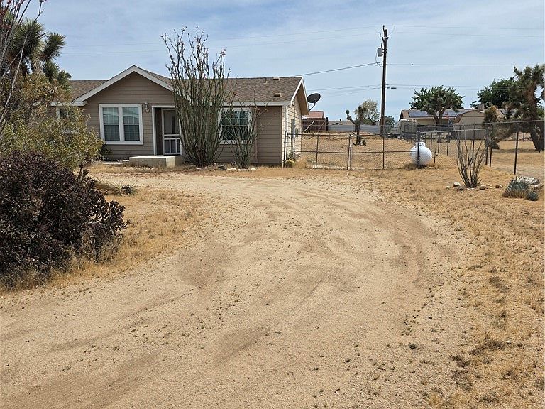 Listing photo 5