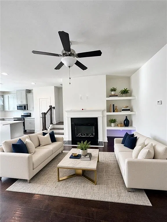 3 bed, 2.5 bath, 1750 sqft, $2,050 — Photo 4