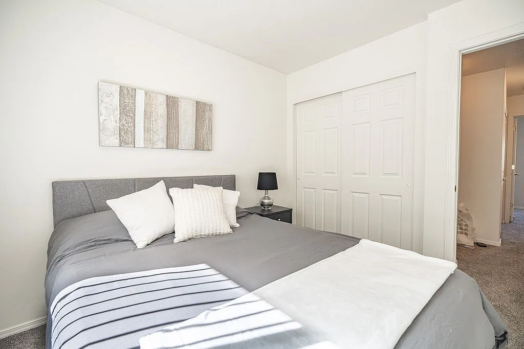 3 bed, 2.5 bath, $3,950 — Photo 2