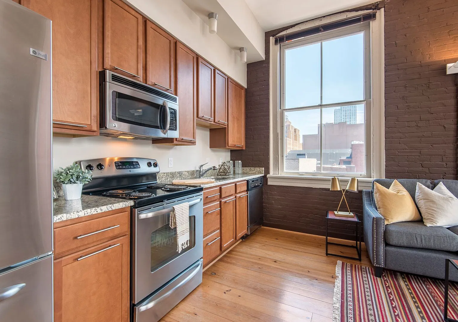 1200 Walnut St — Photo 4