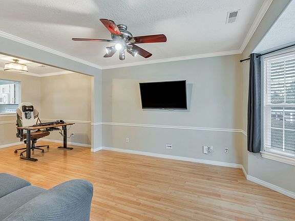5th image of 986 N Independence Ave