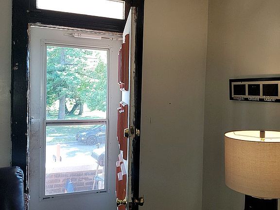 4th image of 2425 Cleveland Ave