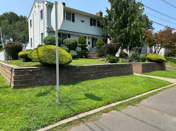 1 Fitzsimmons Ave, Middlesex, NJ 08846