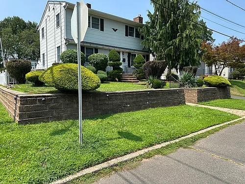 1 Fitzsimmons Ave Photo 1