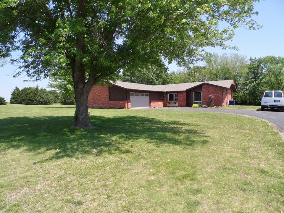 1st image of 4 Lakewynds Dr