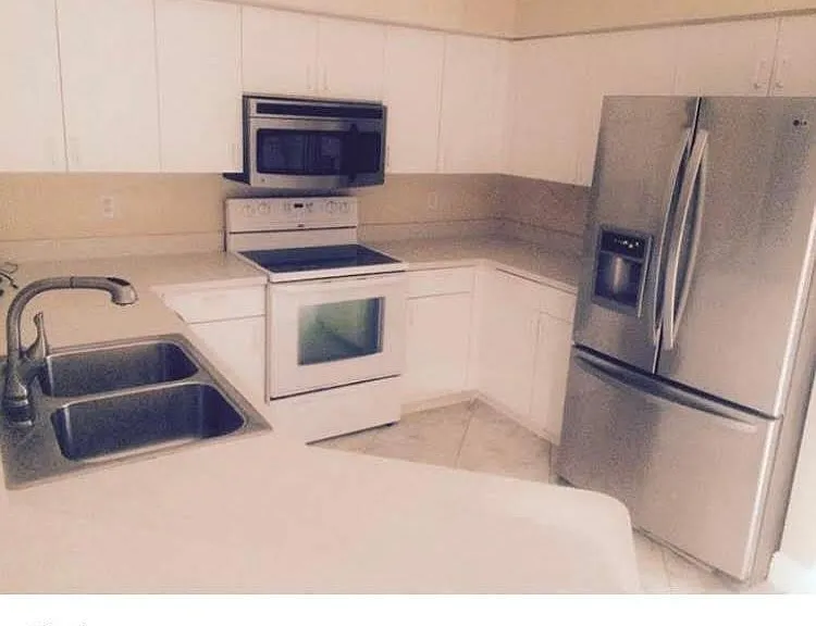 1722 Roosevelt Ave — Photo 17