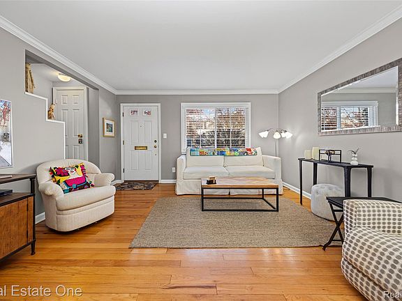 4th image of 1675 Graefield Rd