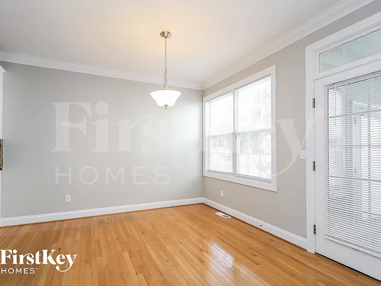 1835 Austin Place Ln — Photo 5