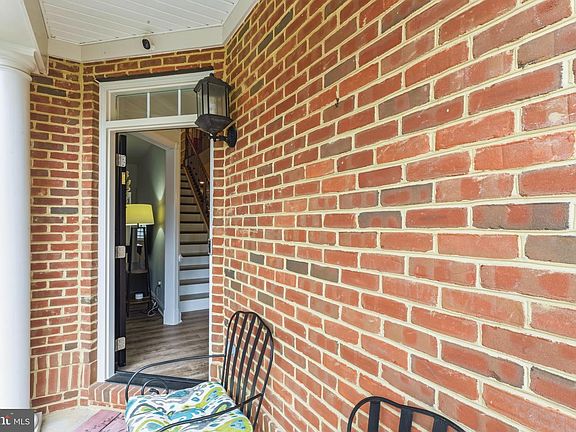 3rd image of 41834 Bristow Manor Dr