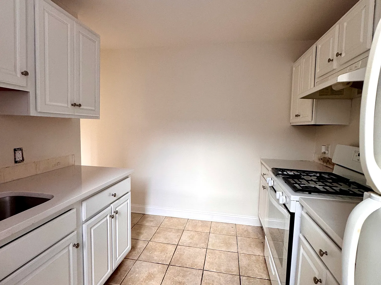 140 Virginia Ave — Photo 3
